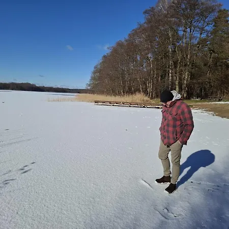 Nad Jeziorem Chlop וילה Lipiany