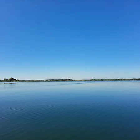 Nad Jeziorem Chlop וילה *